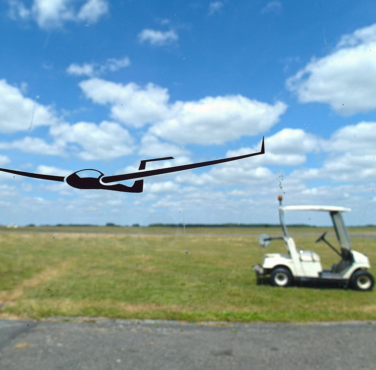 Planes, glider, drones sound installation : A.V.I.O.N.